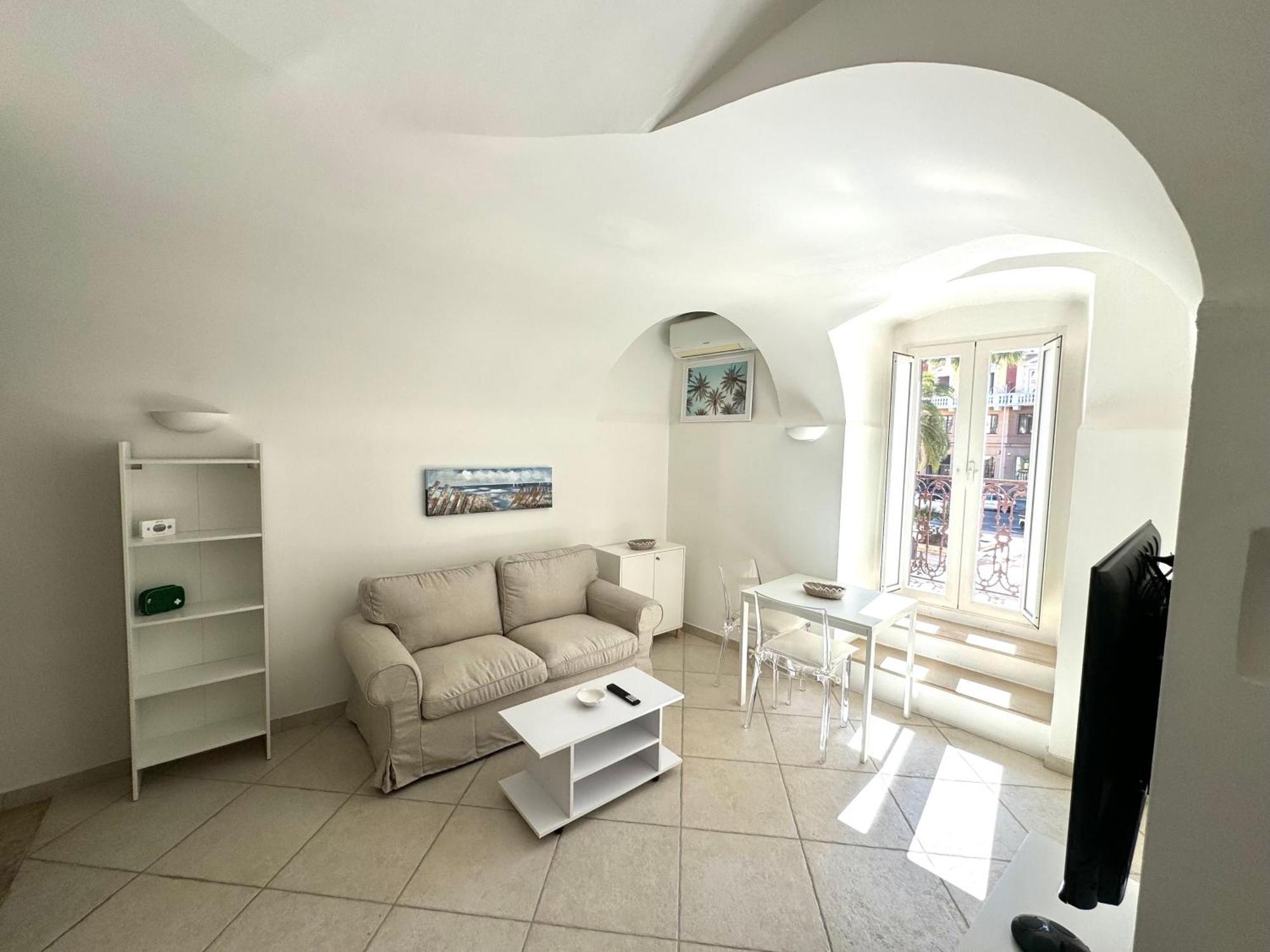 Palm Central House Бари Экстерьер фото