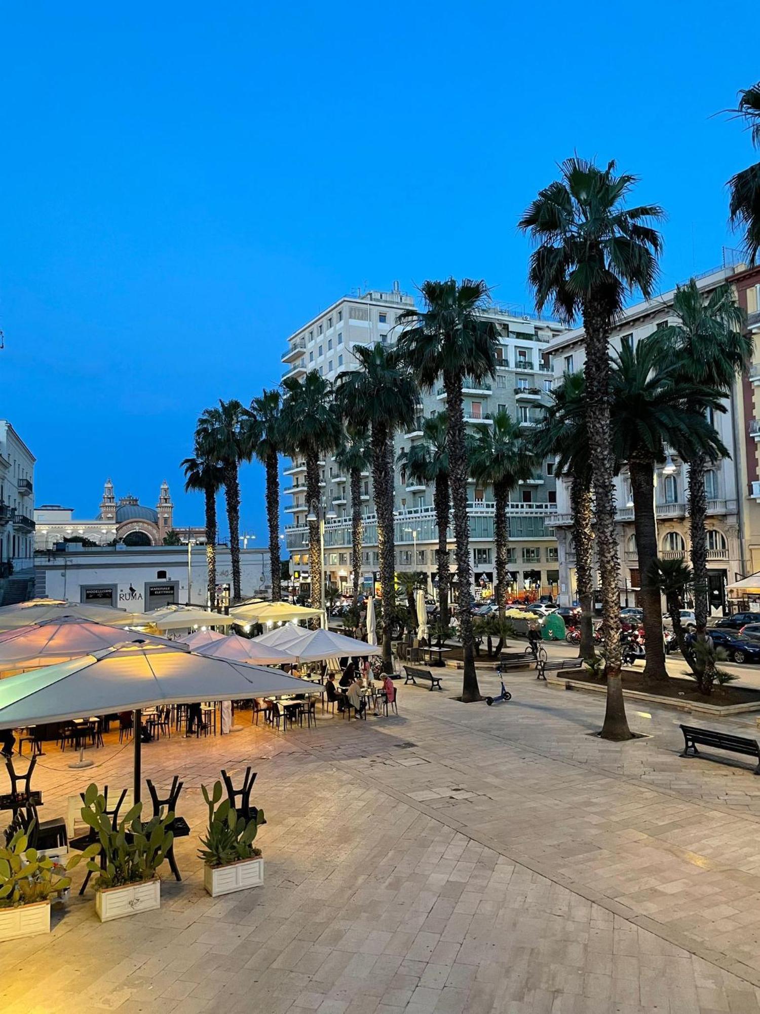 Palm Central House Бари Экстерьер фото